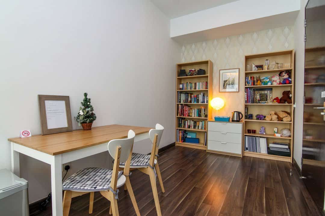 Library Decor - Plush Service Airbnb Management